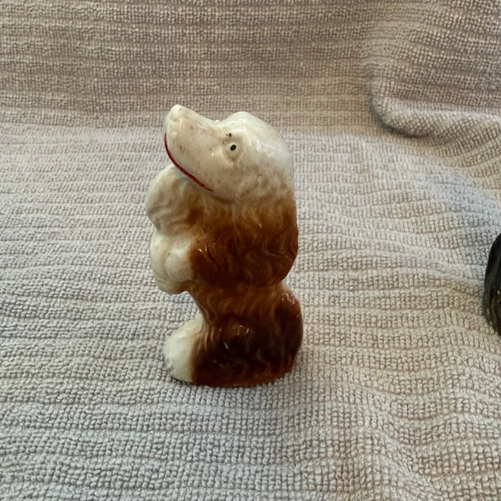 Vintage porcelain Dog Figurines - Brown and Black, made in Japan
